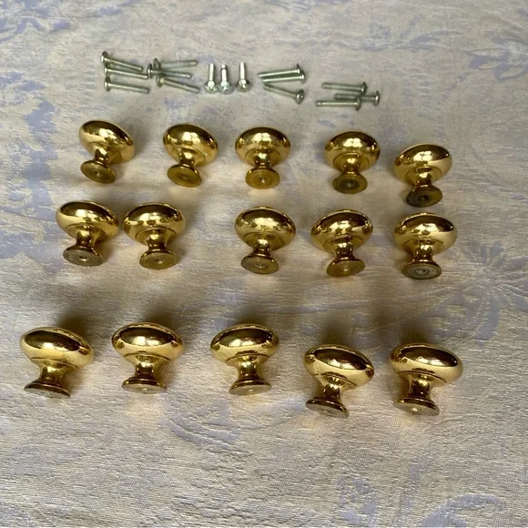 Brass Cabinet or Drawer Pulls Knobs - Picture 3 of 8